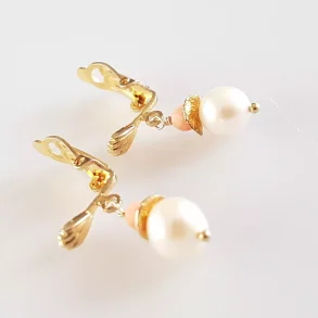 Vintage reclips i forgyldt slv med perler og koral