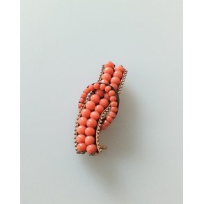 Antik / Victoriansk broche med koral 