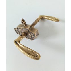 Antik lsekasse med drgreb 