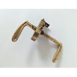 Antik lsekasse med drgreb 