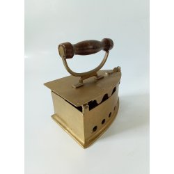 Antik strygejern i messing 