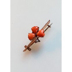 Victoriansk broche i forgyldt messing prydet med koral