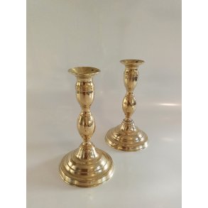 Antikke Danske eller n�rd tyske lysestager i messing 