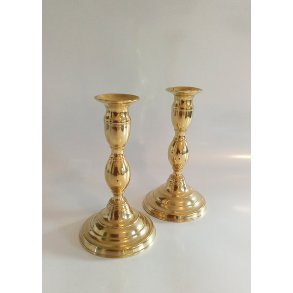 Antikke Danske eller n�rd tyske lysestager i messing 