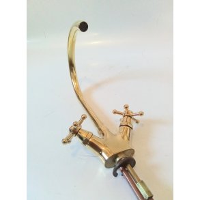 Toni Christiansborg k�kkenarmatur i poleret messing