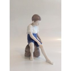 Bing &amp; Gr�ndahl figur,  Dreng p� sten No. 1757