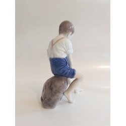 Bing &amp; Gr�ndahl figur,  Dreng p� sten No. 1757