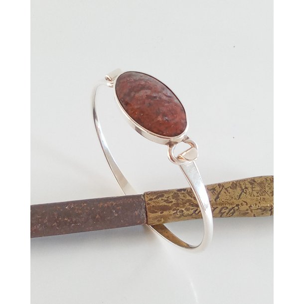 N.E From S�lv armb�nd med Bornholmsk granit 