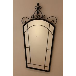 Spejl i smedejernsramme