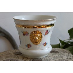 C.T porceln urtepotteskjuler