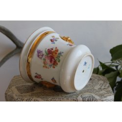 C.T porceln urtepotteskjuler