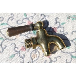 Gammel vandhane i messing