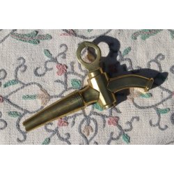 Gammel tappehane i messing