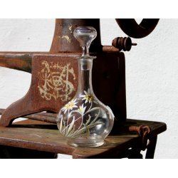 Emaljedekoreret karaffel