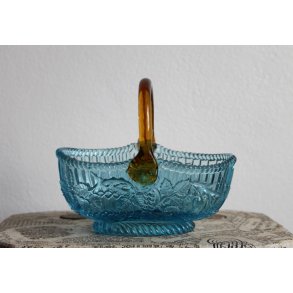 Kurv i presset glas