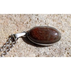 N.E.From halssmykke i slv