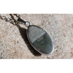 N.E.From halssmykke i slv