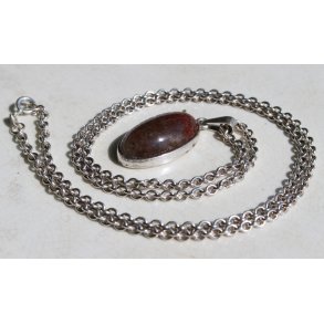 N.E.From halssmykke i slv